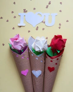 ranuncolo origami fiore di carta bomboniera, segnaposto